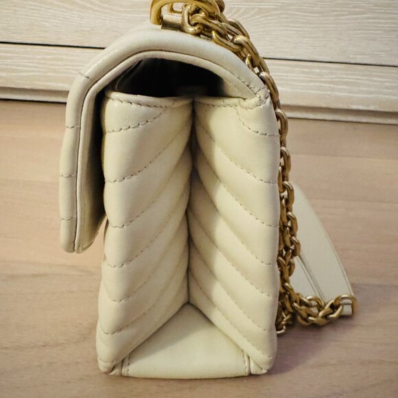 Ferragamo Gancio Quilted Leather Shoulder Bag - Picture 4 of 8